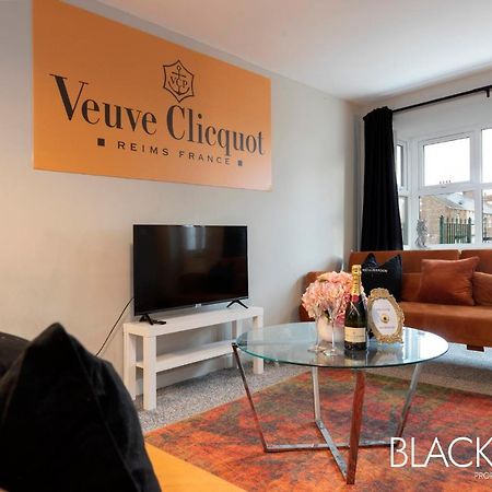 Champagne House - 4 Bed Property Plus 2 Sofa Beds By Bpne 달링턴 외부 사진