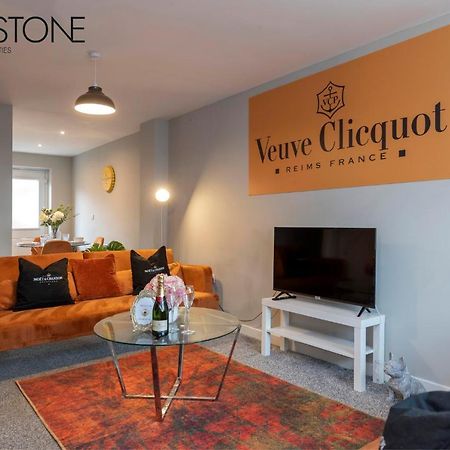 Champagne House - 4 Bed Property Plus 2 Sofa Beds By Bpne 달링턴 외부 사진