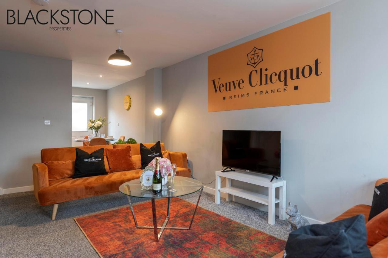 Champagne House - 4 Bed Property Plus 2 Sofa Beds By Bpne 달링턴 외부 사진