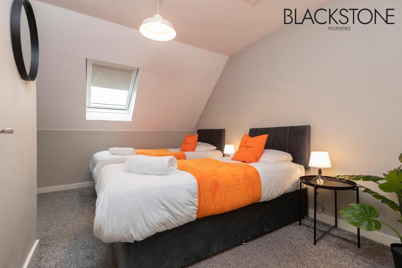 Champagne House - 4 Bed Property Plus 2 Sofa Beds By Bpne 달링턴 외부 사진